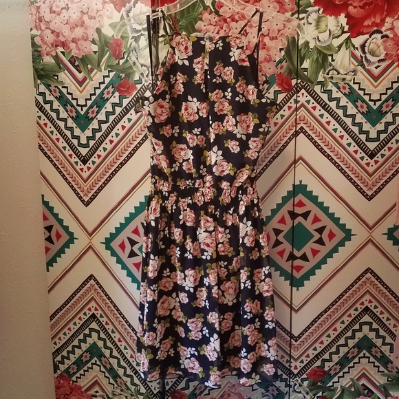 Beautiful Floral Print Dress - Picture 8 of 12